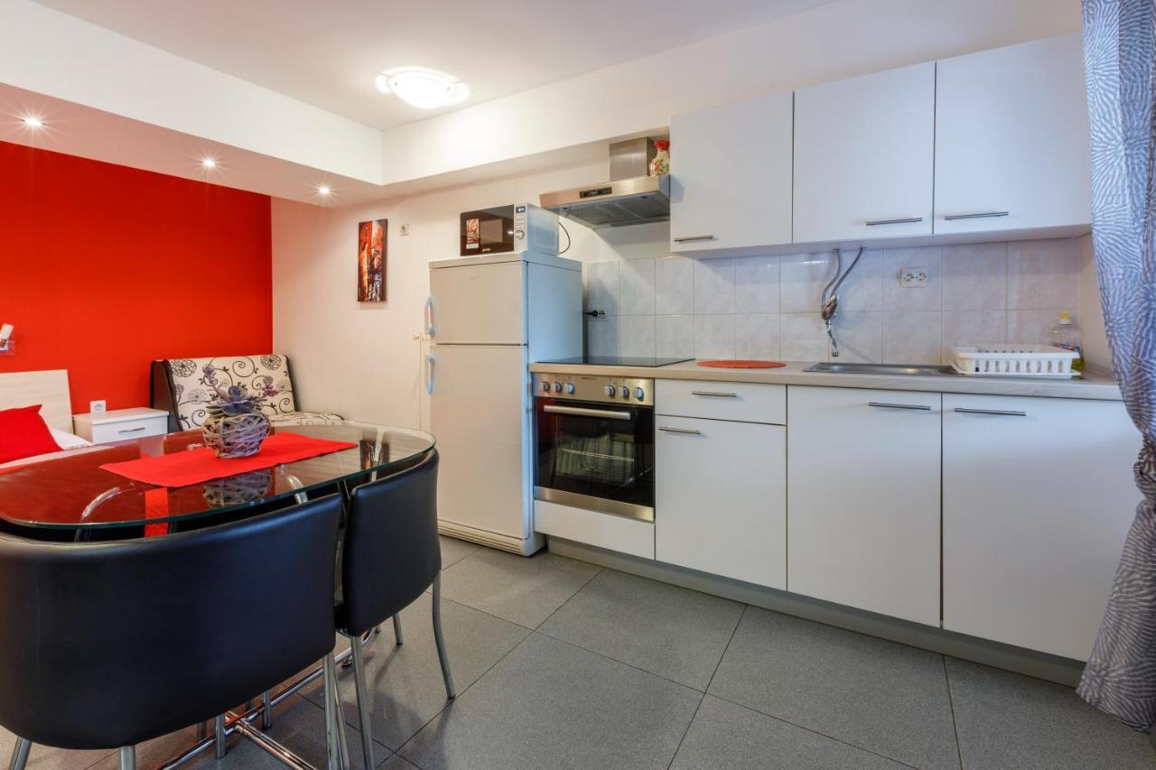 Apartmani Visnja Цриквеница Экстерьер фото
