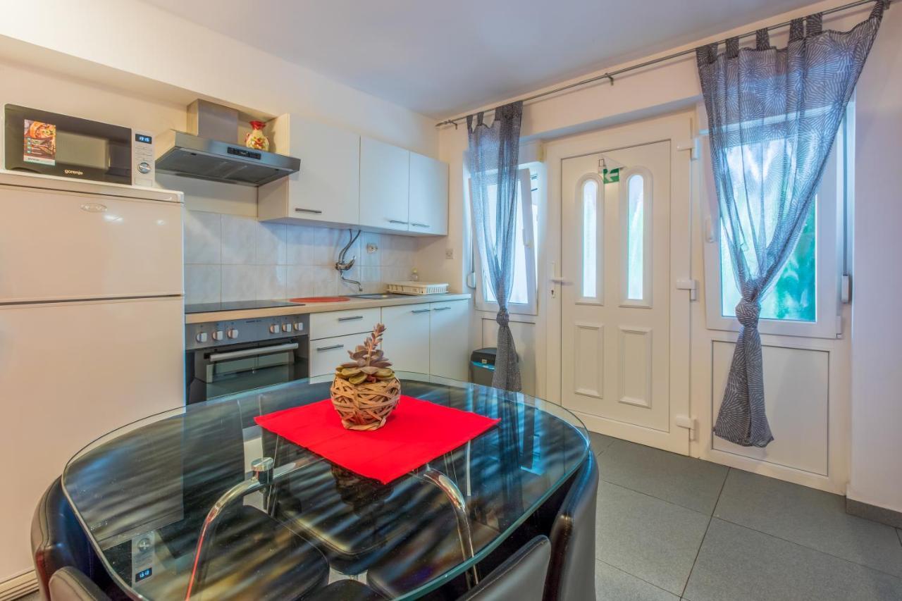 Apartmani Visnja Цриквеница Экстерьер фото